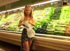 Girlfriend Fucks Cucumber in Public Supermarket...