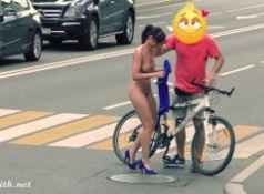 Jeny Smith accidental nakedness on the streets...