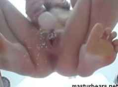 this is me squirting on glass table...